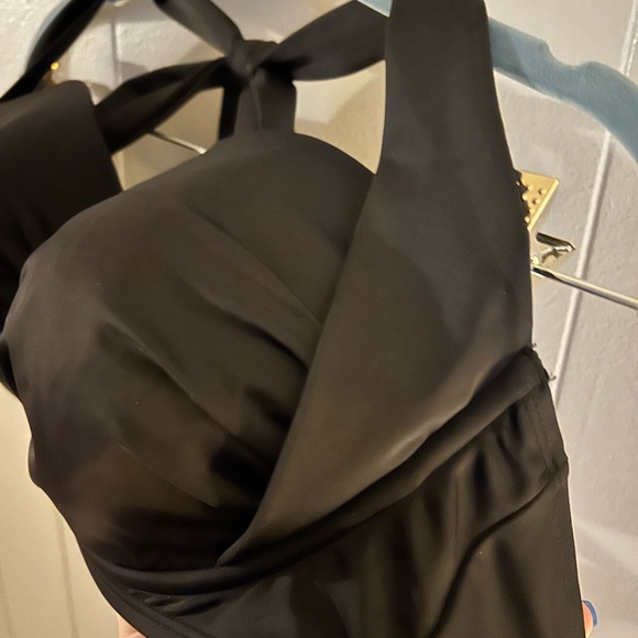 Underwire Bikini Halter Top - Picture 2 of 4